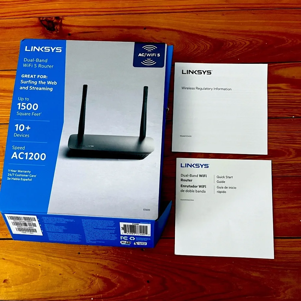 Linksys Dual Band WiFi Router - Picture 1 of 4